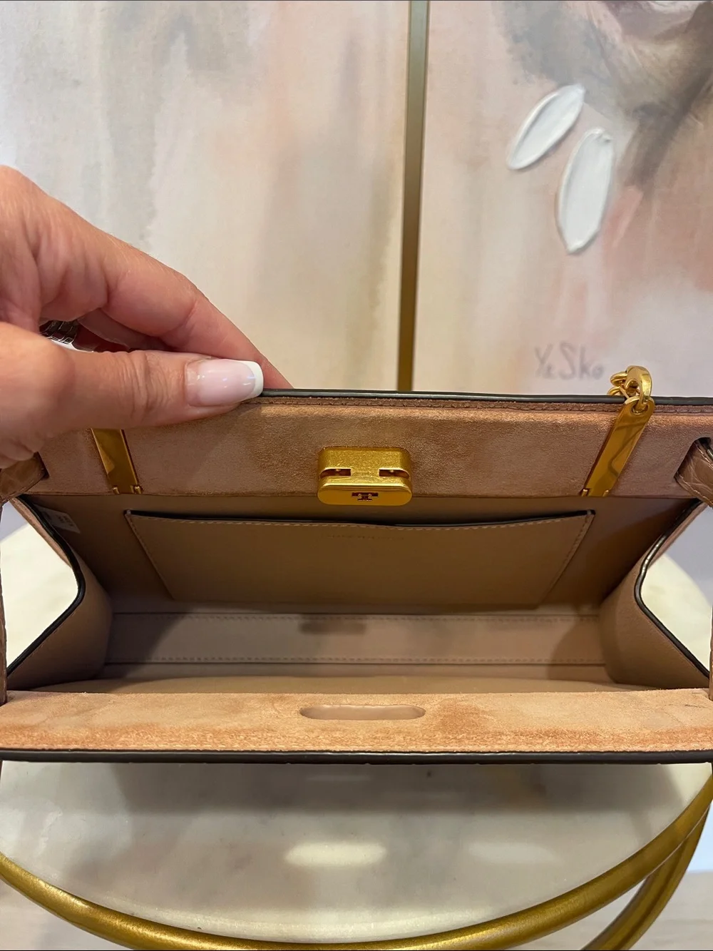 Gorgeous Tory Burch Croc-Embossed Lee Radziwill Shoulder Bag